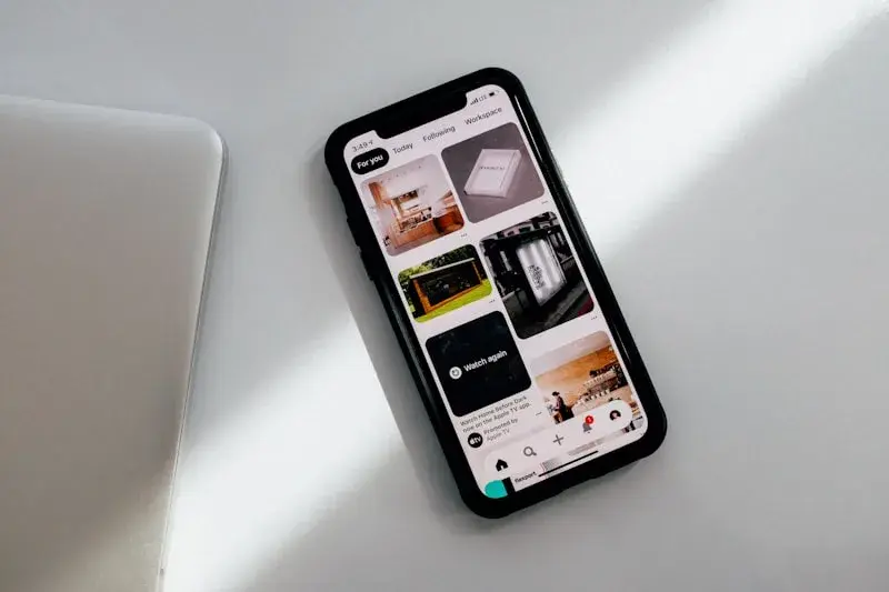 MagCharge Dual Fast Wireless Charging Station — view 1